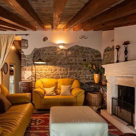 Marbel Gandolfo Apartment